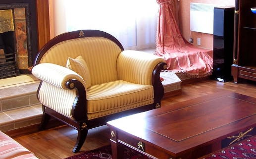 今天万年历2028年08月19日装饰房屋的好日子,装修吉日